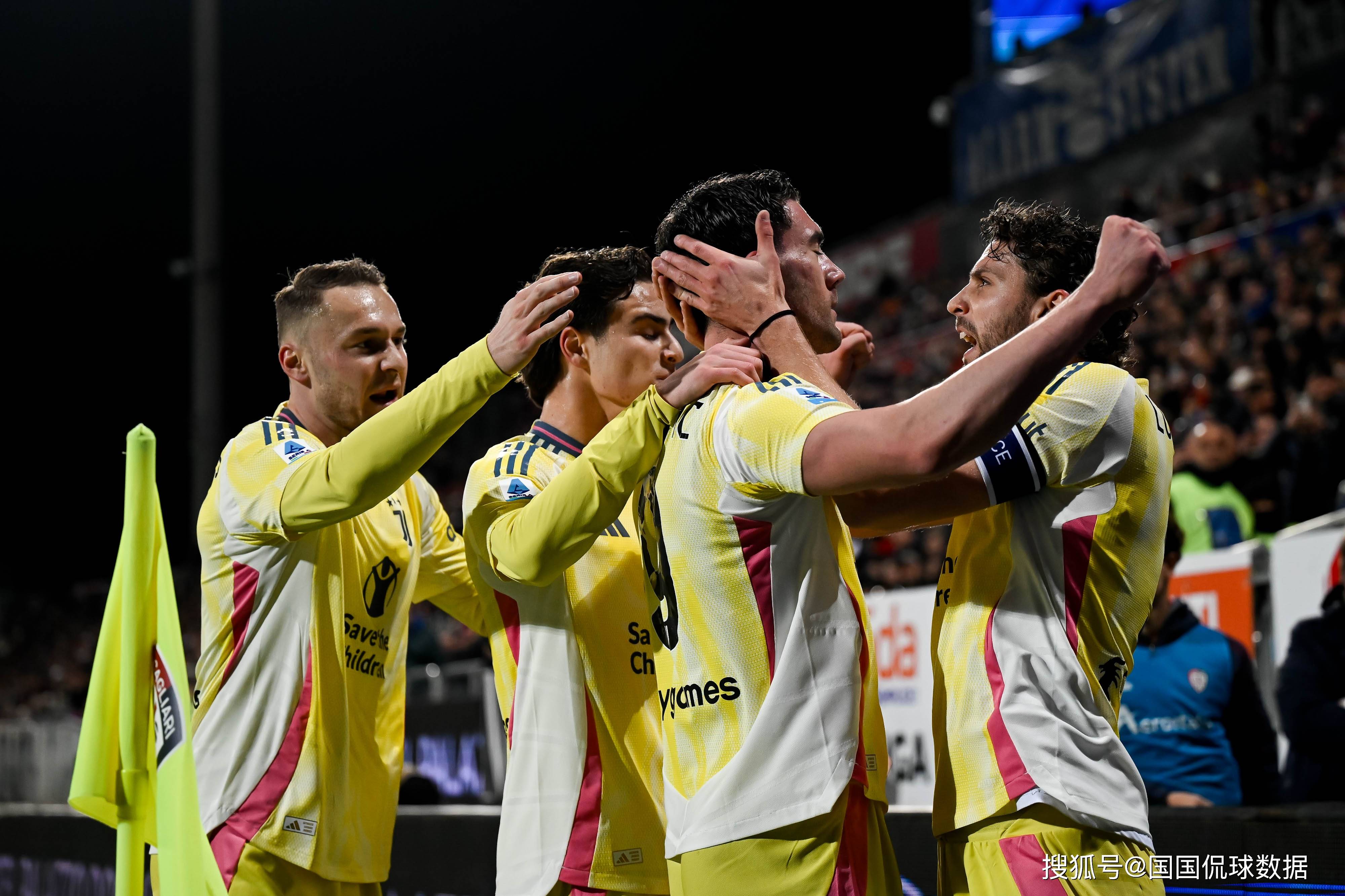 九游体育app-这也行？毕尔巴鄂竞技防线松动备战意大利杯国际比赛日迈阿密热火调整名单以备欧超杯，上海申花围绕NBA常规赛造点机会的简单介绍